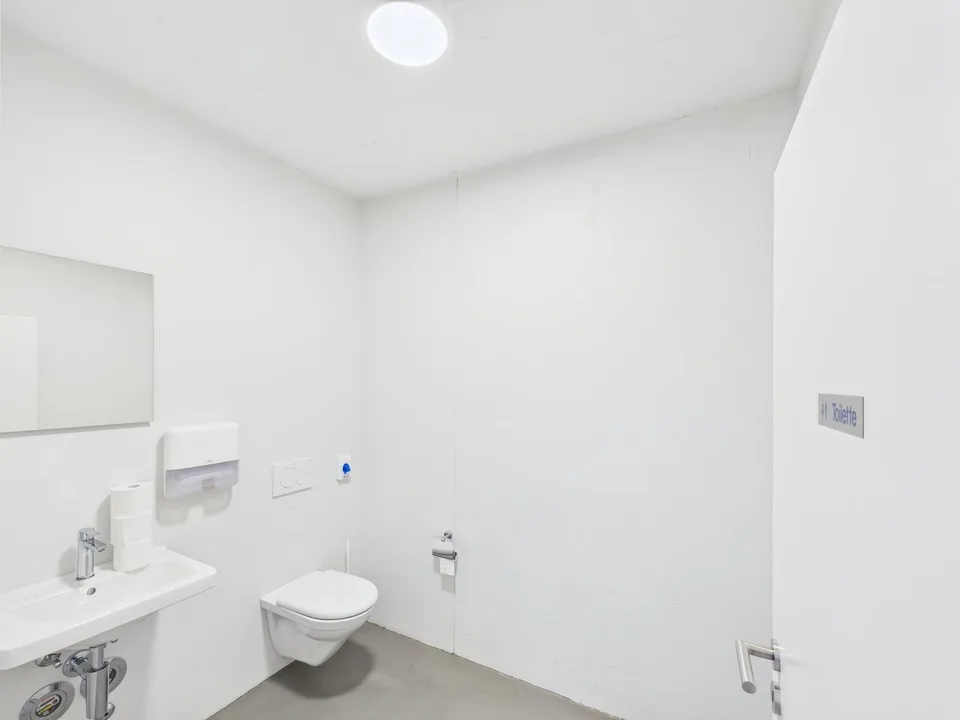 Spazio commerciale moderno con alta visibilità in una posizione centrale a Wil – foto 10 di 17