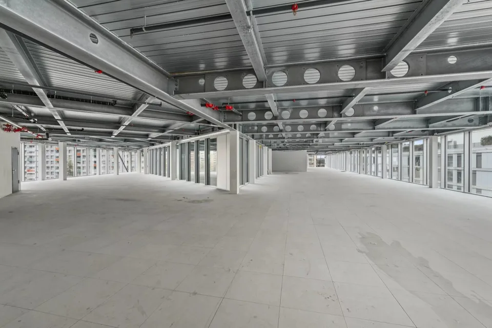 Offer your business an innovative and flexible space – photo 10 of 12