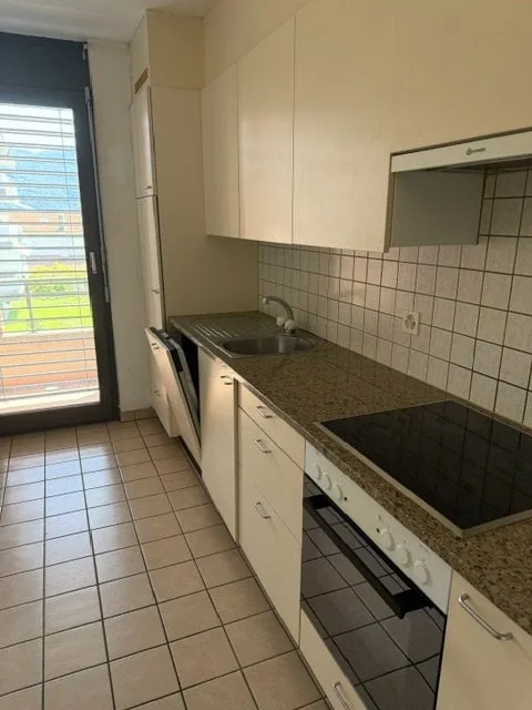Caslano appartamento 4,5 locali con doppi servizi e balcone