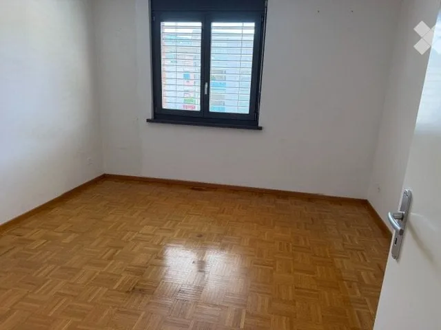 Caslano appartamento 4,5 locali con doppi servizi e balcone