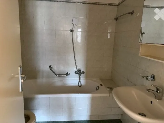 Caslano appartamento 4,5 locali con doppi servizi e balcone