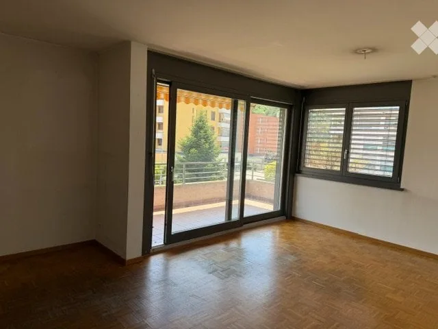 Caslano appartamento 4,5 locali con doppi servizi e balcone