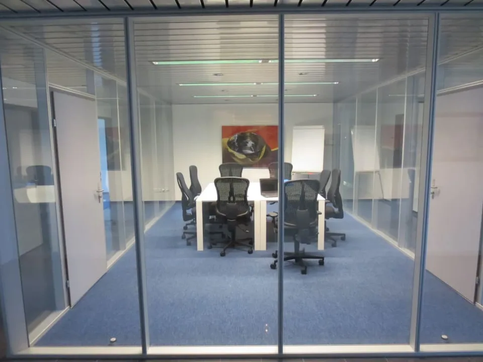 Ihre Wohlfühl-Oase: Büro, Sitzungszimmer & Küche – Foto 8 von 9