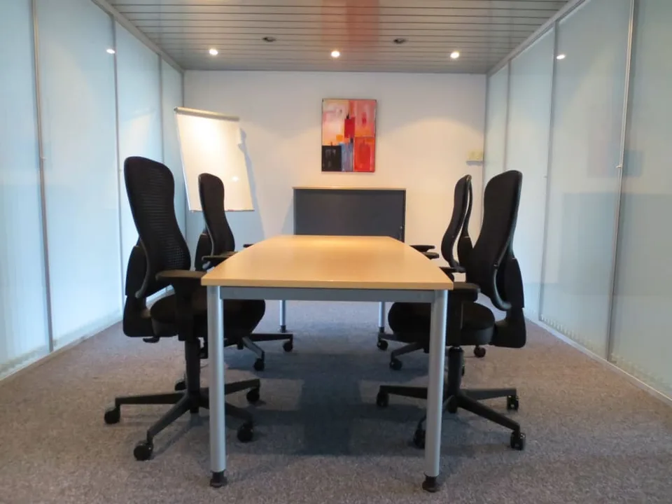 Ihre Wohlfühl-Oase:  Büro, Sitzungszimmer & Küche