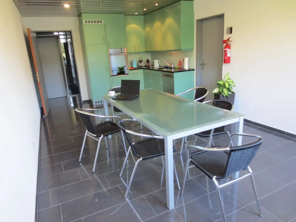 Ihre Wohlfühl-Oase: Büro, Sitzungszimmer & Küche – Foto 7 von 9