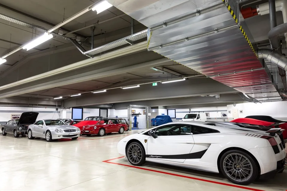 Stockage de voitures de sport classiques Bioggio - Places de parking surveillées – photo 11 sur 15