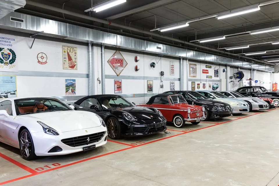 Stockage de voitures de sport classiques Bioggio - Places de parking surveillées – photo 8 sur 15