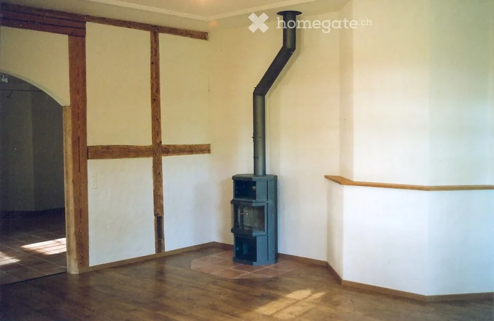 Bel appartement 4 1/2 pièces avec poêle suédois dans une maison de campagne historique