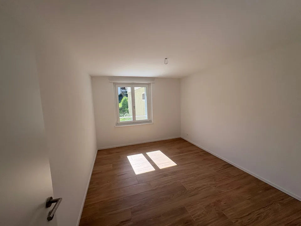 Primo affitto di un appartamento moderno 2.5 locali con proprio posto giardino