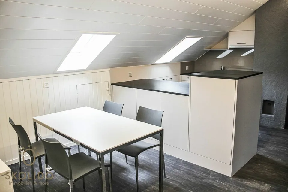 Renovierte & möblierte 3 ½ Zimmer-Maisonettewohnung nahe Bahnhof