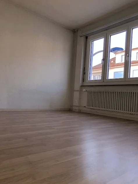 Charmantes 2-Zimmer-Wohnung mit Balkon in Le Locle