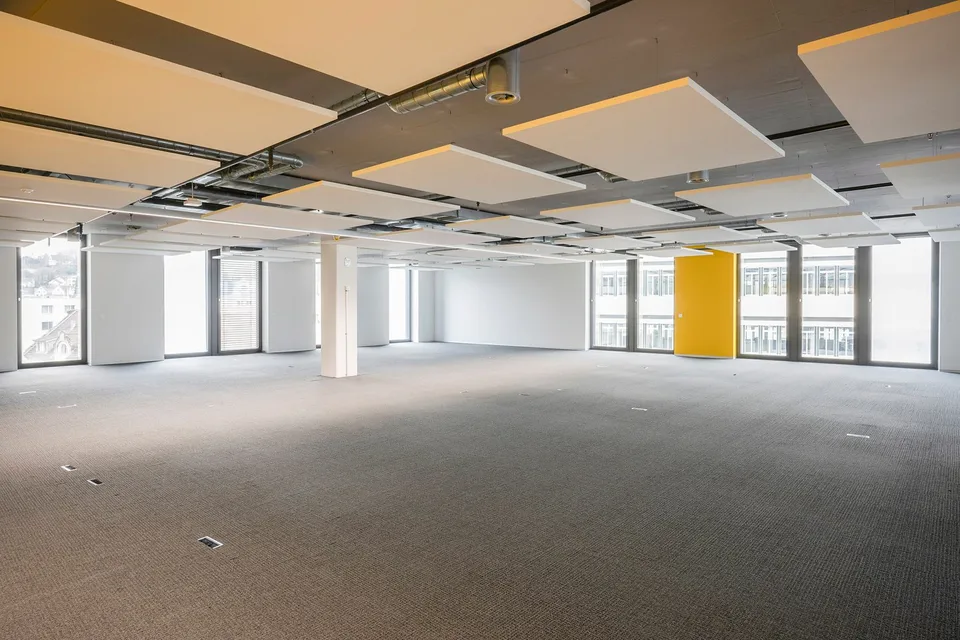 Moderne Büroflächen mit zahlreichen Parkplätzen - Power Tower Baden – Foto 17 von 18