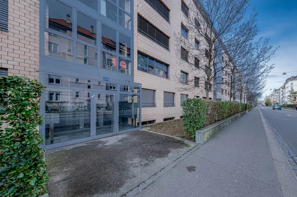 Grosszügige 5.5-Zimmer Wohnung an zentraler Lage