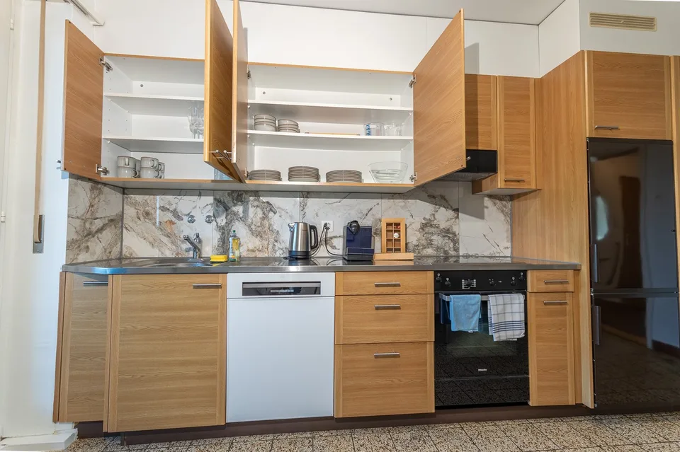 Central 3.5 -room flat with dishwasher, washing machine, tumble dryer and balcony – photo 13 of 20