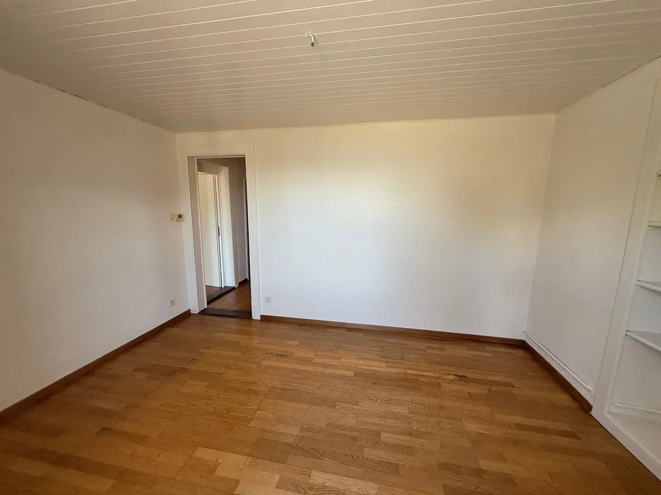 Wohnung mit 3.0 Zimmern im Erdgeschoss