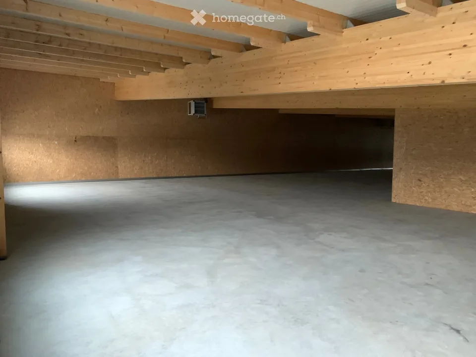 Proprietà commerciale/industriale in affitto a Studen BE – 370 m² - 450 m² dal 2027