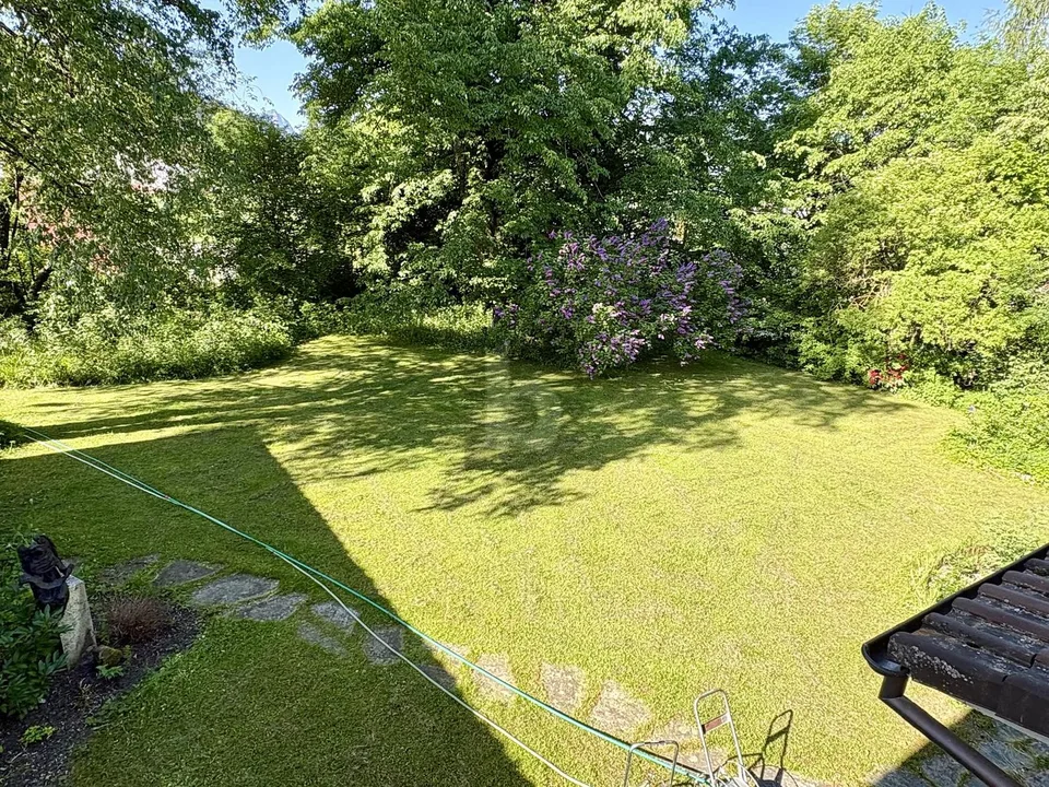 RUHIG UND SONNIG MIT GROSSEM GARTEN