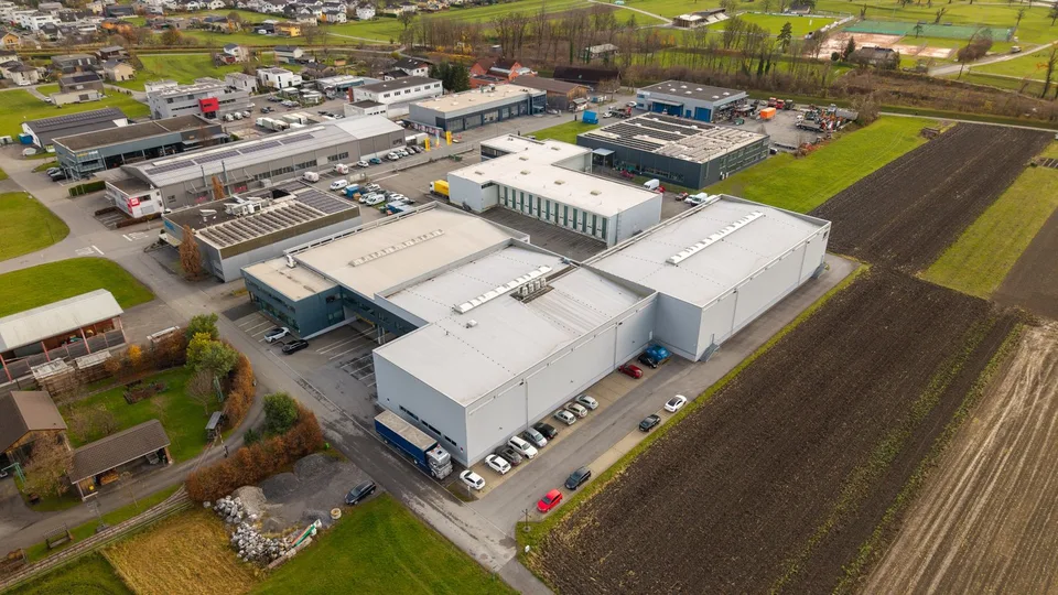Attraktive Gewerbeimmobilie mit Lager-, Logistik- und Büroflächen