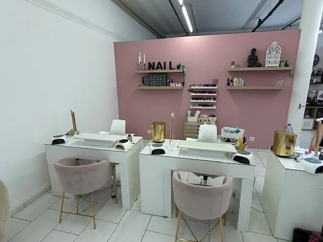 Ihr neues Coiffeur-/Beauty- oder Verkaufsgeschäft – Foto 6 von 7