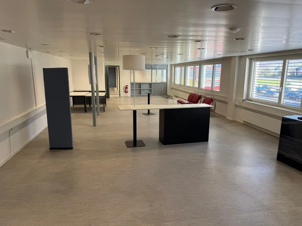 Étage de bureau 1er étage - Schwärzistrasse 4, 8752 Näfels