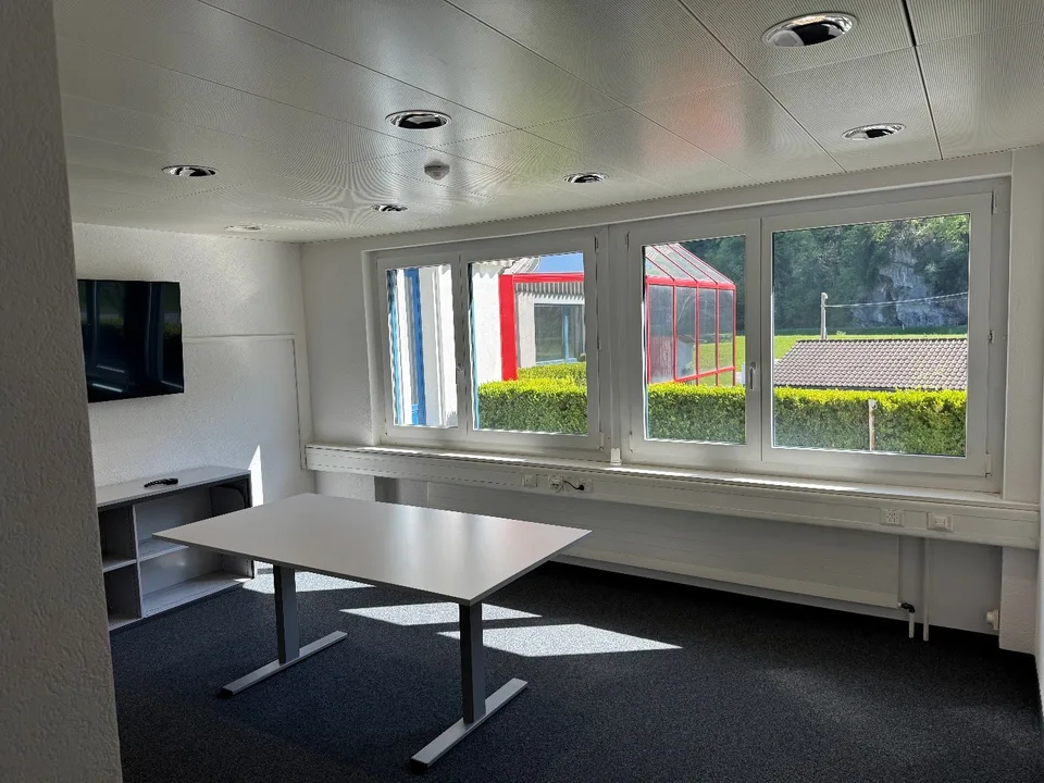 Étage de bureau 1er étage - Schwärzistrasse 4, 8752 Näfels