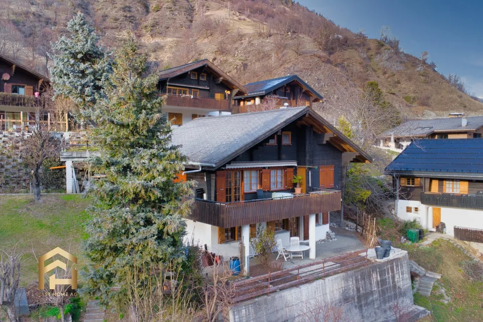 Sonniges Chalet mit Einliegerwohnung und Ausbaupotenzial