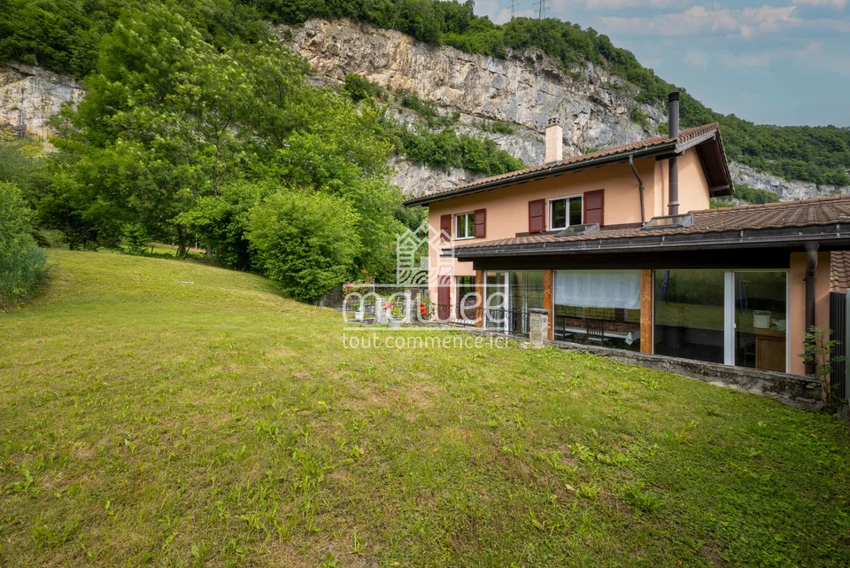 Ruhig, funktional und ohne vis-à-vis: Superbe Villa zu entdecken!