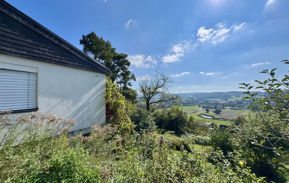 Terreno con 1222 m2 di spazio costruibile, casa unifamiliare con vista panoramica