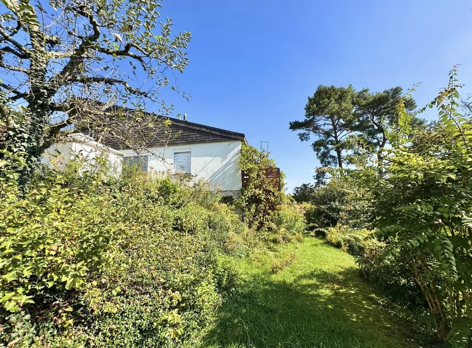Terreno con 1222 m2 di spazio costruibile, casa unifamiliare con vista panoramica