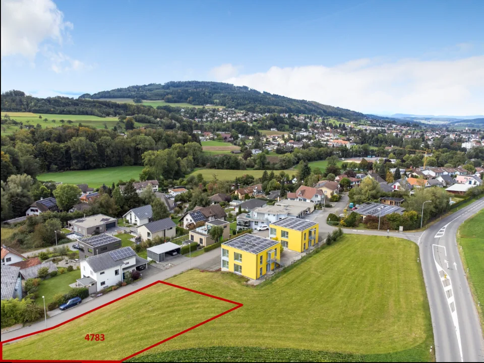 Terreno edificabile eccezionalmente soleggiato in una posizione inedificabile