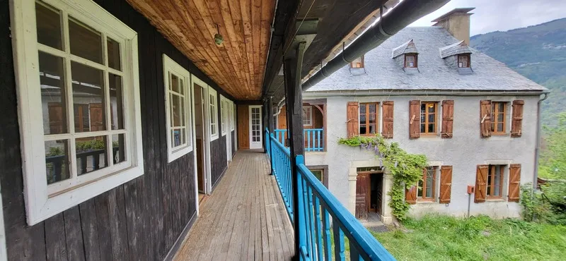 Eigentum zu verkaufen 10 Zimmer VIELLE LOURON (65)
