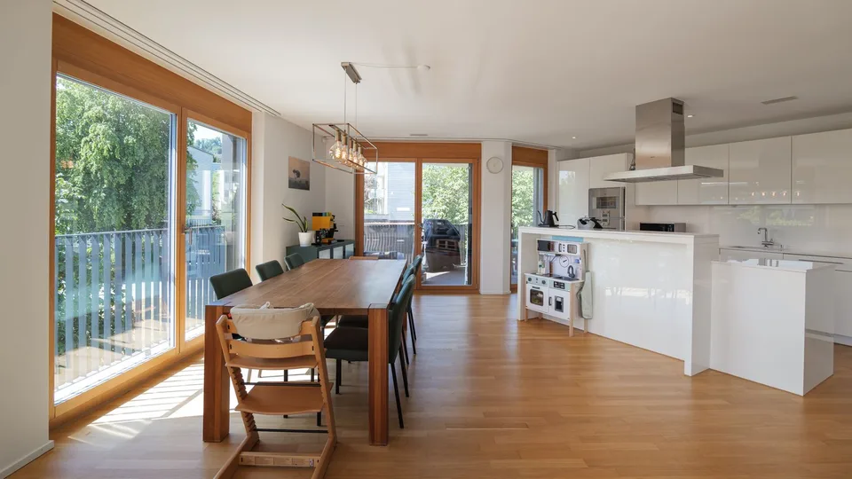 Modern 4.5-room apartment with lake view in Au ZH