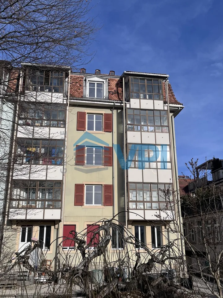 Edificio con 7 unità