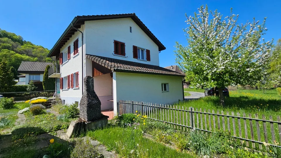 6½ room residential house with 2 apartments