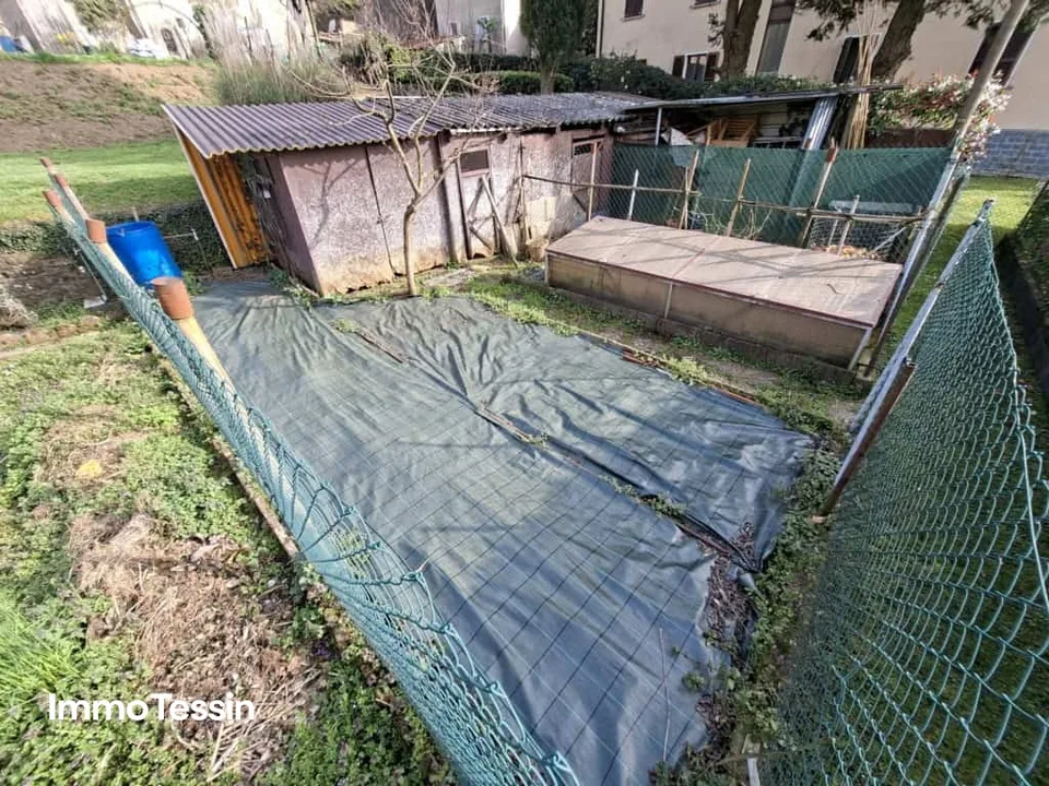 Appartement penthouse calme, ensoleillé et spacieux avec jardin privé, pergola et magnifique vue sur le Mendrisiotto