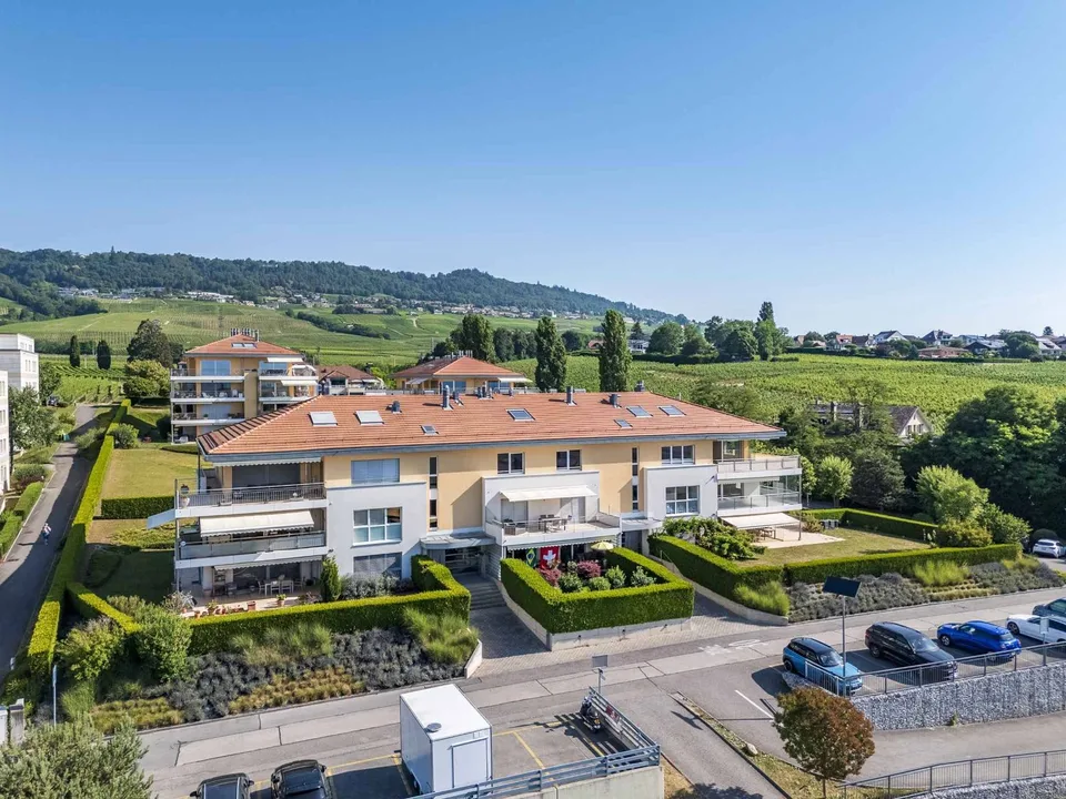 Duplex de standing de 7.5 pièces offrant une vue sur le Léman et les Alpes