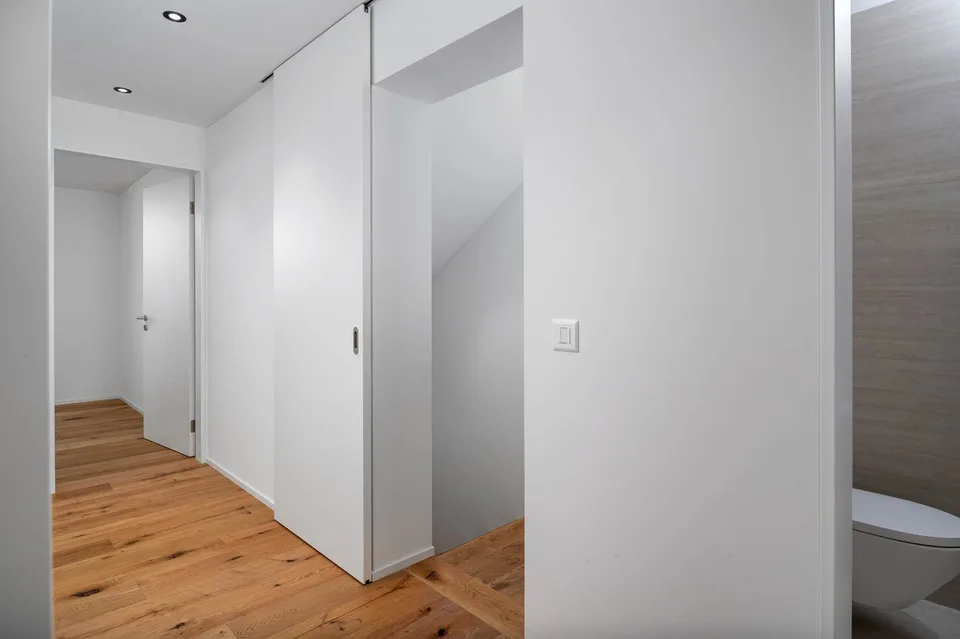Exclusive and high-quality 4.5-room terrace apartment - Your dream home with partial lake view in Uerikon