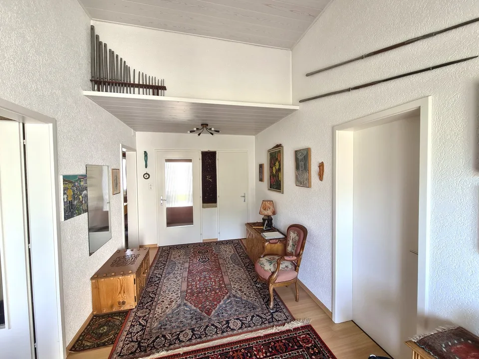 Sehr geräumige und charmante Villa, ideal auf einem großen, wunderschönen Grundstück gelegen – Foto 25 von 30