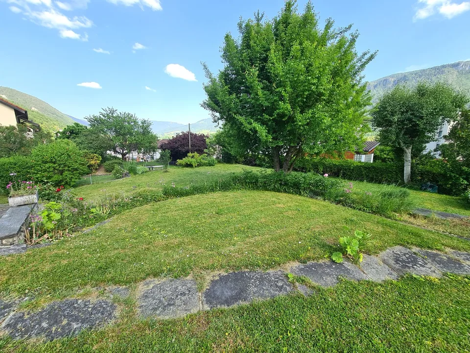 Sehr geräumige und charmante Villa, ideal auf einem großen, wunderschönen Grundstück gelegen – Foto 11 von 30
