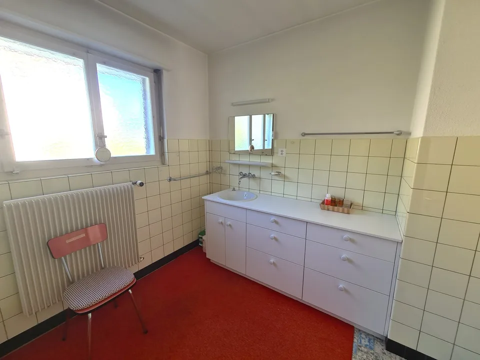 Sehr geräumige und charmante Villa, ideal auf einem großen, wunderschönen Grundstück gelegen – Foto 22 von 30