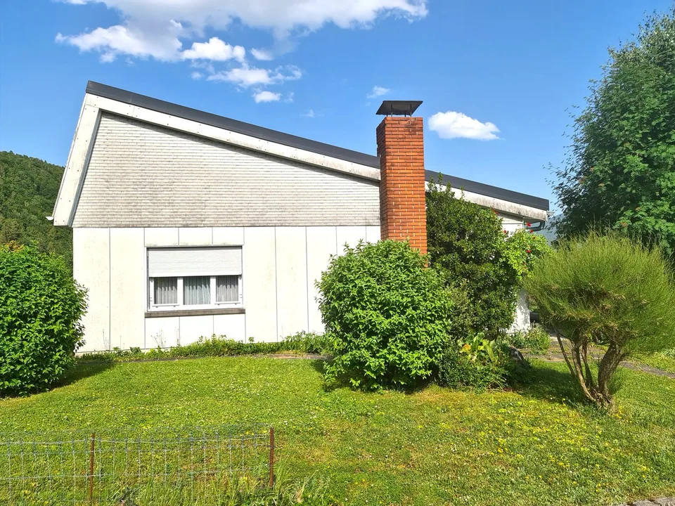 Sehr geräumige und charmante Villa, ideal auf einem großen, wunderschönen Grundstück gelegen – Foto 8 von 30