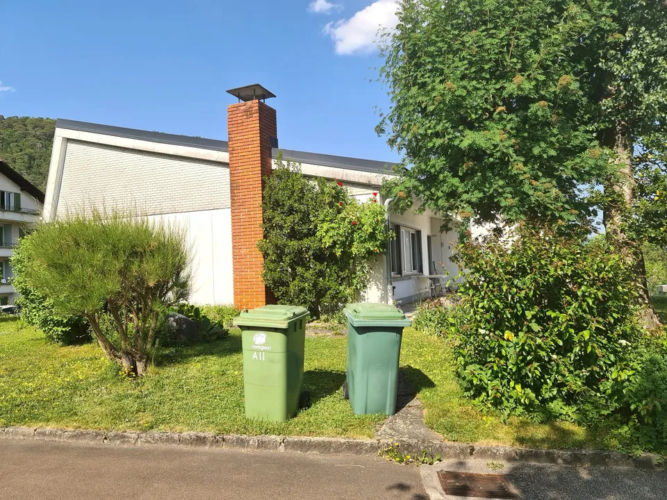 Sehr geräumige und charmante Villa, ideal auf einem großen, wunderschönen Grundstück gelegen – Foto 6 von 30
