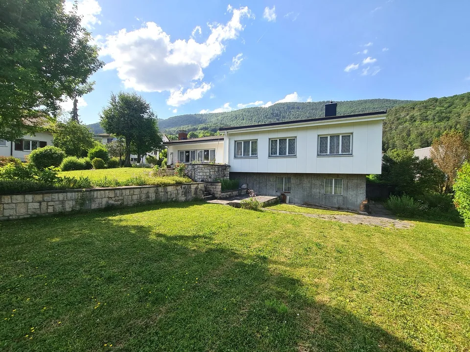 Sehr geräumige und charmante Villa, ideal auf einem großen, wunderschönen Grundstück gelegen – Foto 7 von 30