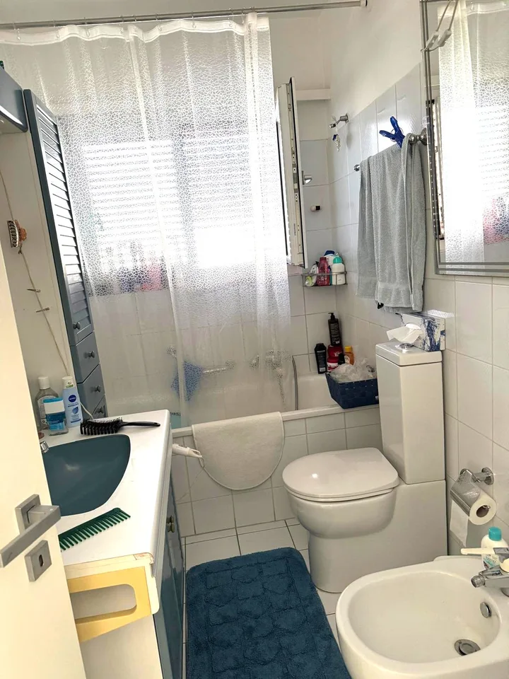 Gemütliche 3.5-Zimmer-Wohnung mit Balkon und Panoramablick in Sementina – Foto 7 von 11