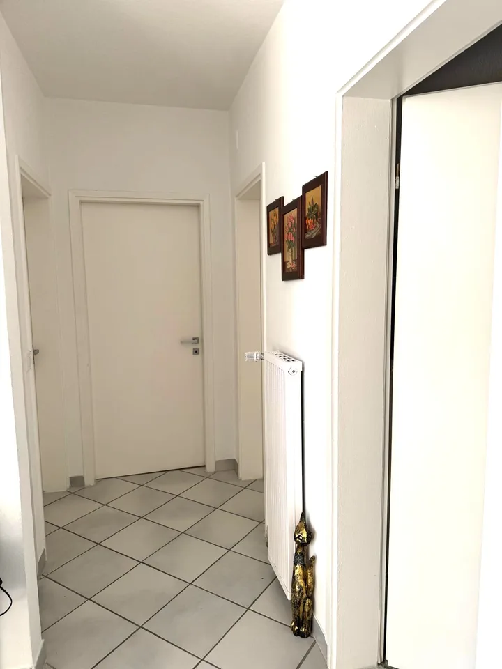 Gemütliche 3.5-Zimmer-Wohnung mit Balkon und Panoramablick in Sementina – Foto 6 von 11