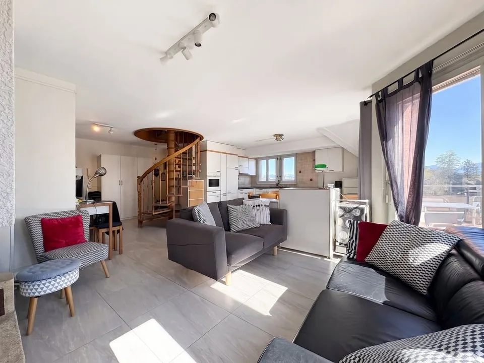 Appartamento in vendita a Morges di 4,5 locali - 124 m2, con camino e balcone!