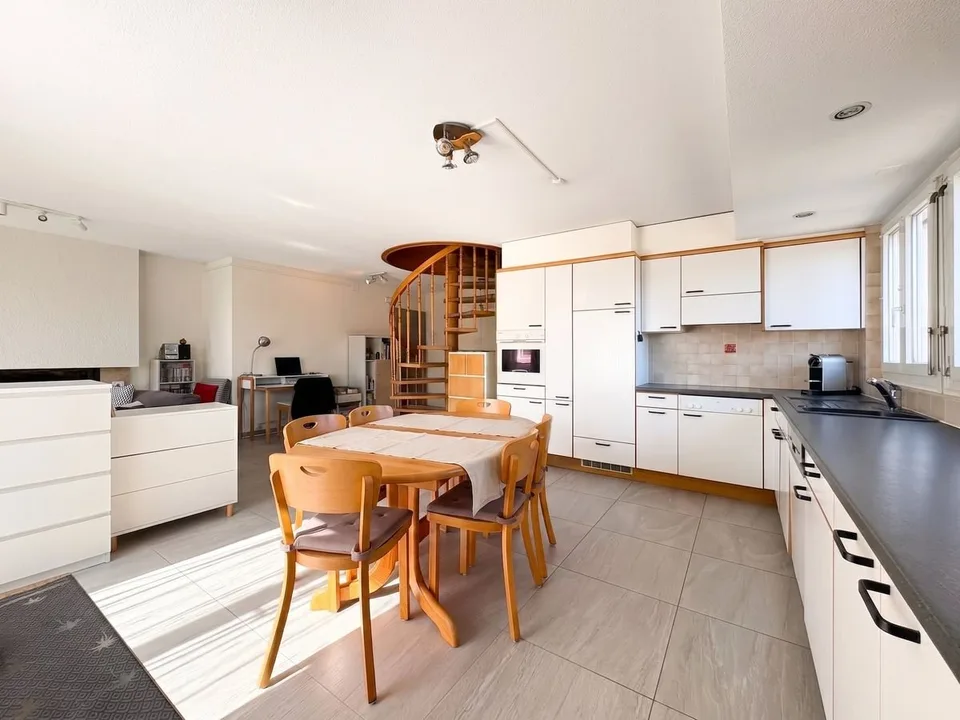 Appartamento in vendita a Morges di 4,5 locali - 124 m2, con camino e balcone!