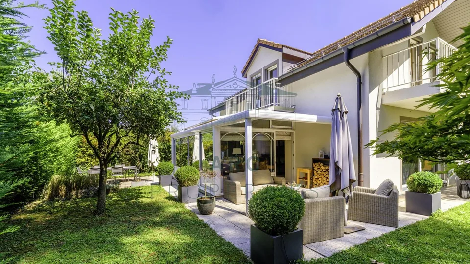 VÉSENAZ - VILLA INDIVIDUELLE AVEC 4 CHAMBRES À COUCHER