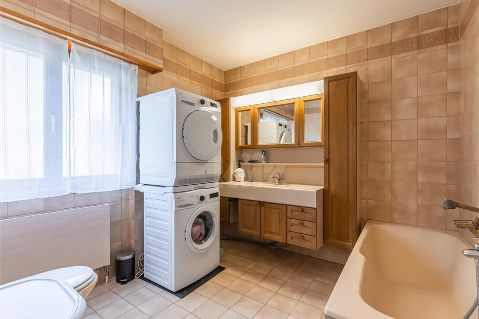 Schönes Apartment mit Balkon und Bergblick – Foto 8 von 13