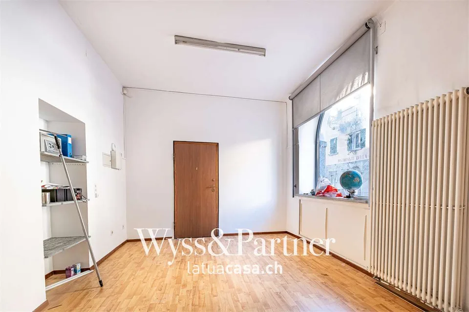 Pratica superficie commerciale versatile